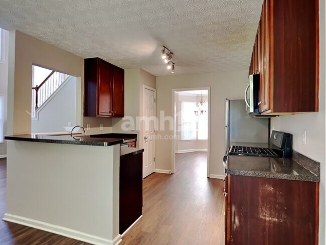 Foto del edificio - 5165 Saint Claire Pl