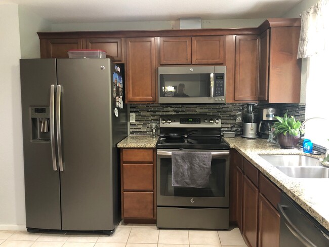 Kitchen - 5123 Monticello Dr