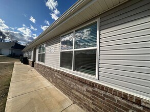 Building Photo - 636 Hidden Springs Dr