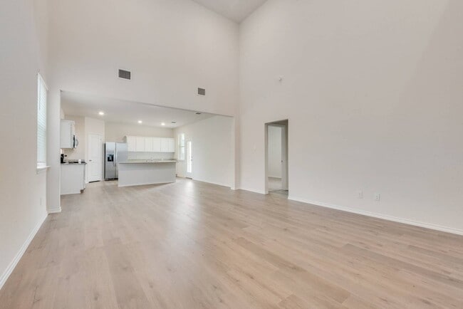 Foto del edificio - 2014 Crested Jay Dr