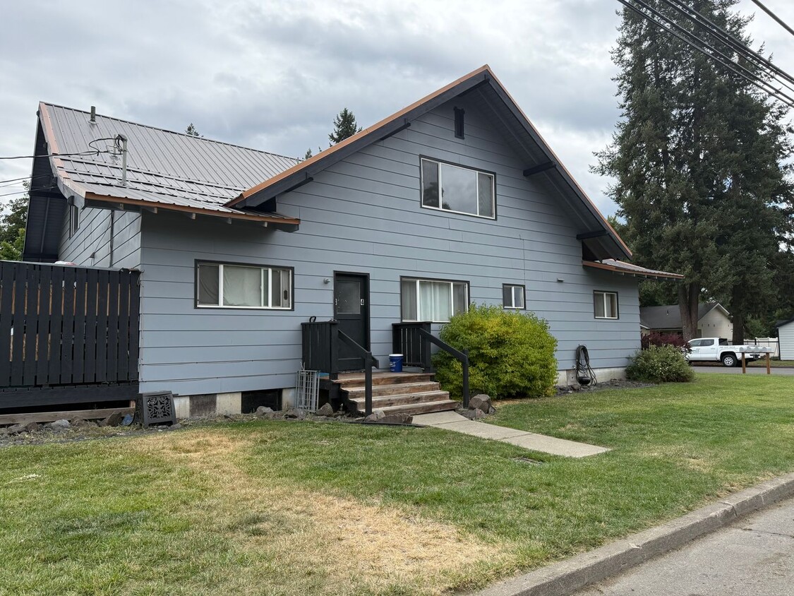 Foto principal - Duplex downtown CDA