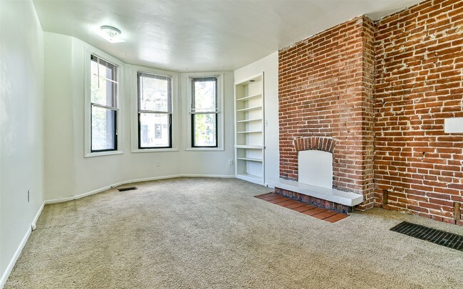 Foto del edificio - 2 br, 1 bath Apartment - 632 Summerlea St # 1