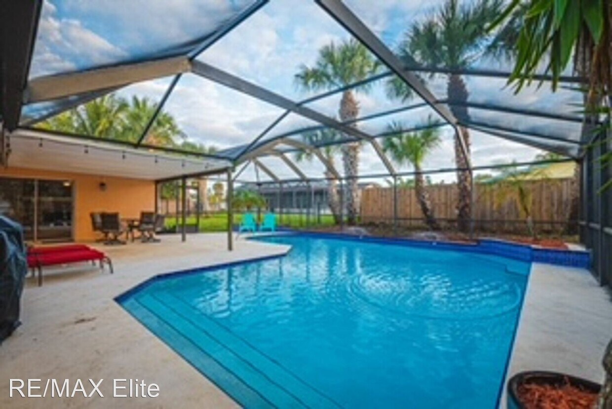 Foto principal - 3 br, 2 bath House - 1903 Cedar Lane