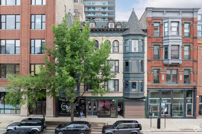 Alternate - 351-355 W Chicago Ave