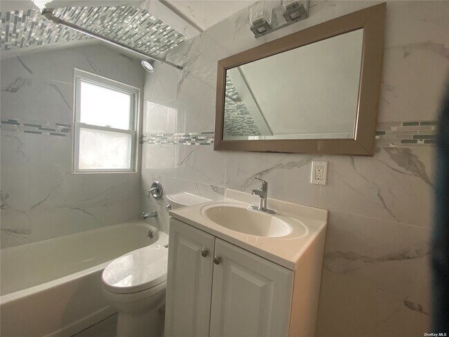 Building Photo - 24 Catalpa Ave