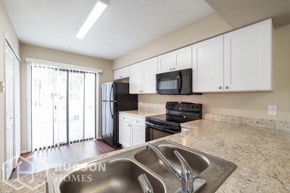 Foto del edificio - NOW AVAILABLE! - 717 Golden Sunshine Cir, ...
