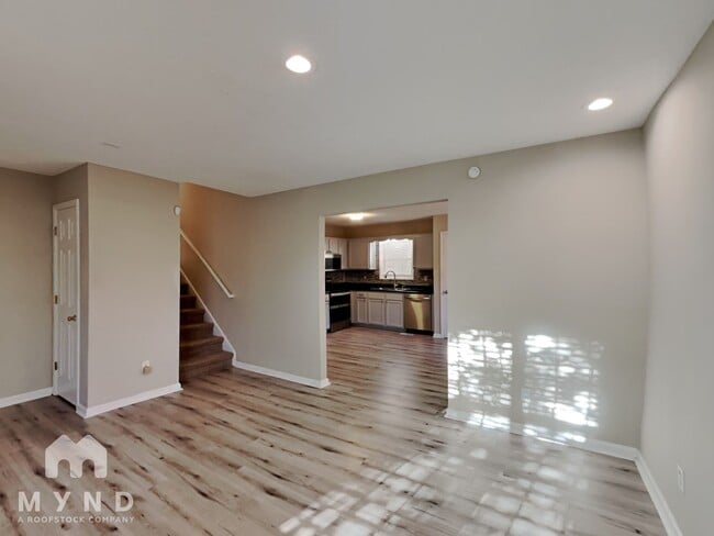 Foto del edificio - 107 Huntington Ct