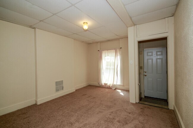 Building Photo - 2516 E Madison St