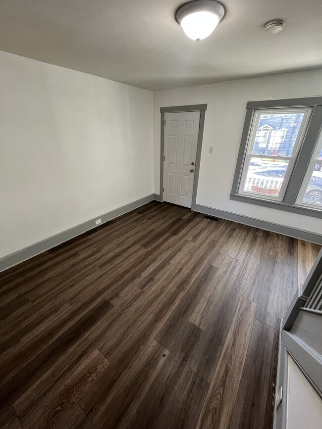 Foto del edificio - 605 Lehigh Ave