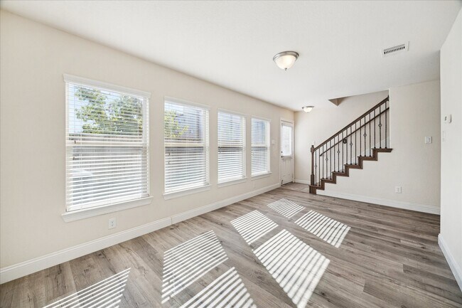 Foto del edificio - 10709 Madden Oaks Pl