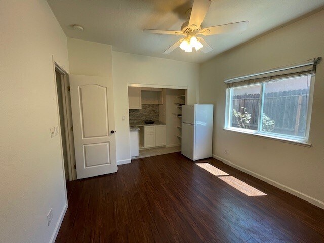 Foto del edificio - 1445 Farrell Ct