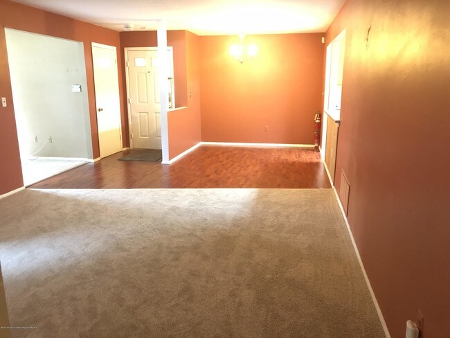 Building Photo - 709 Zlotkin Cir