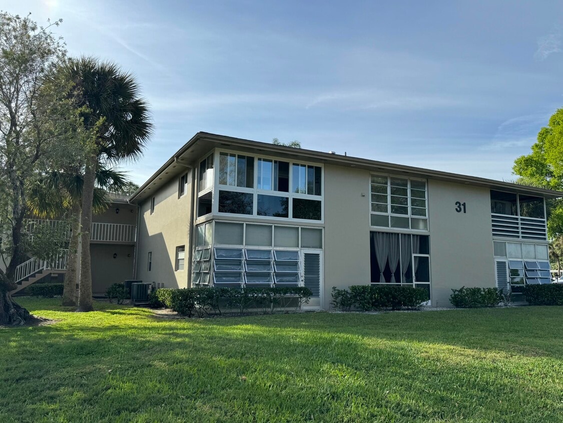 31 Lake Vista Trail Unit 203, Port Saint Lucie, FL 34952 Condo for Rent in Port Saint Lucie