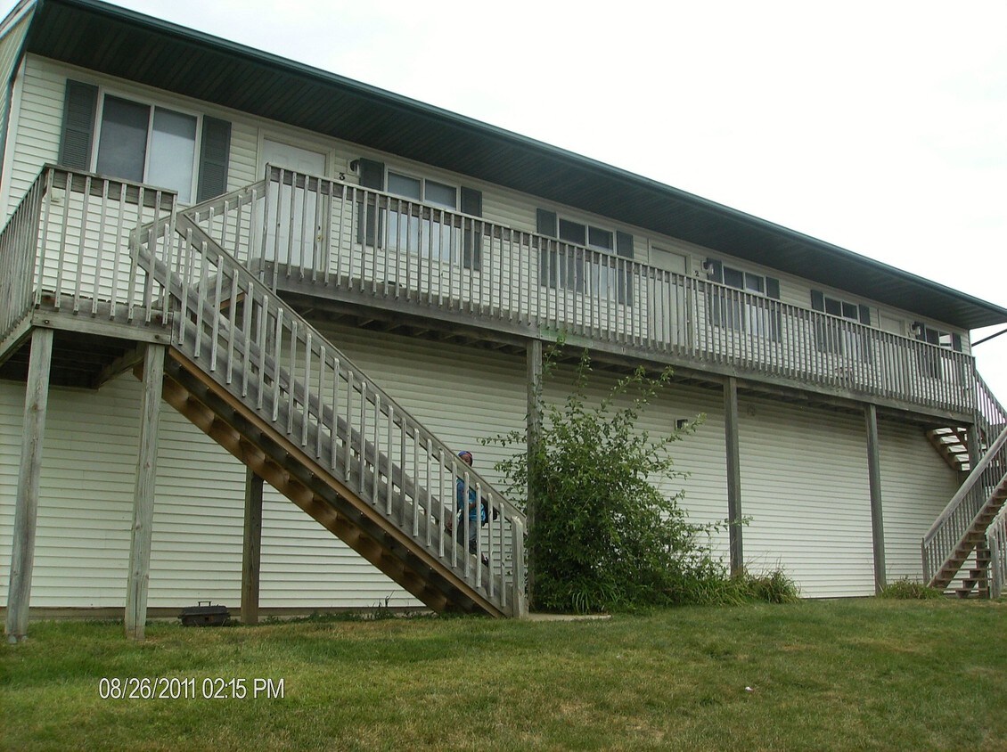 Outside - 225 Northland Ct NE