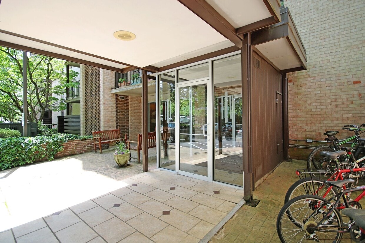 North Downtown Condo With Water/Sewer, Gas... - North Downtown Condo With Water/Sewer, Gas...