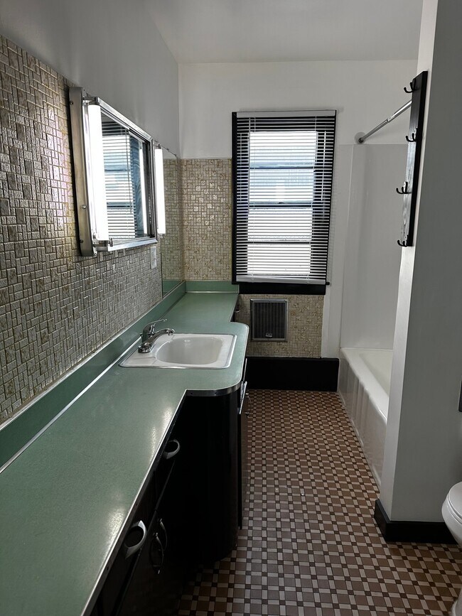 Foto del edificio - 4702 N 44th St