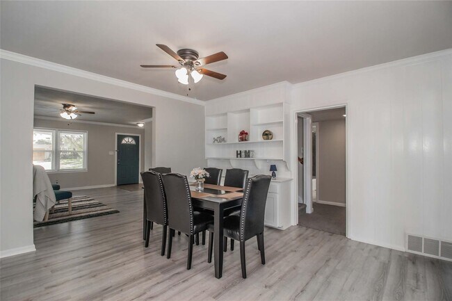 Foto del edificio - Beautifully Remodeled 4-Bedroom, 2-Bath Home in South Hills of Fort Worth **move in special $500 ...