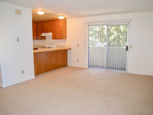Building Photo - 10809 Palms Blvd