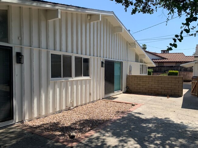 Building Photo - 326 Las Riendas Dr