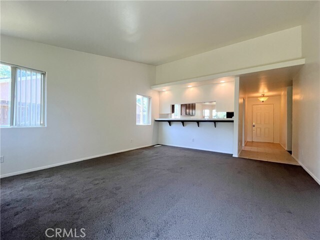 Foto del edificio - 860 Maple Ave