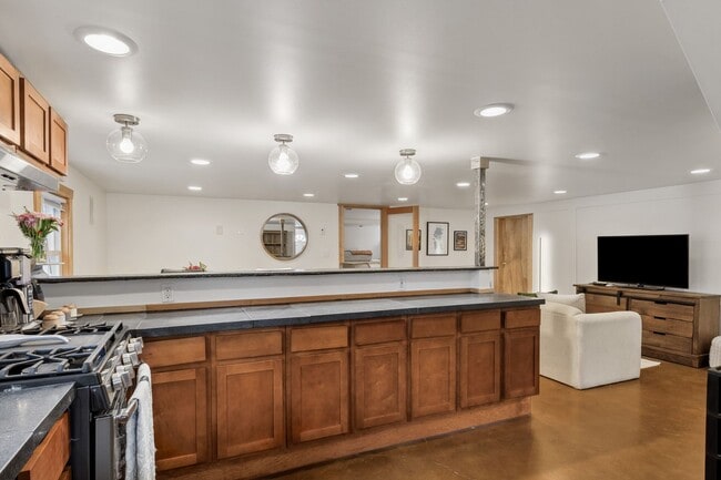 Photo - Georgetown Vibe, Modern Lines! House