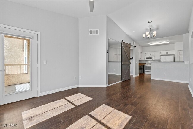 Building Photo - 10550 W Alexander Rd