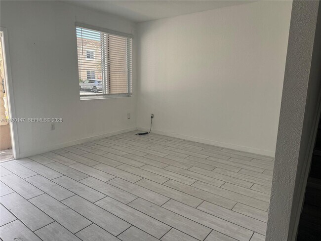 Foto del edificio - 1030 SE 23rd Terrace