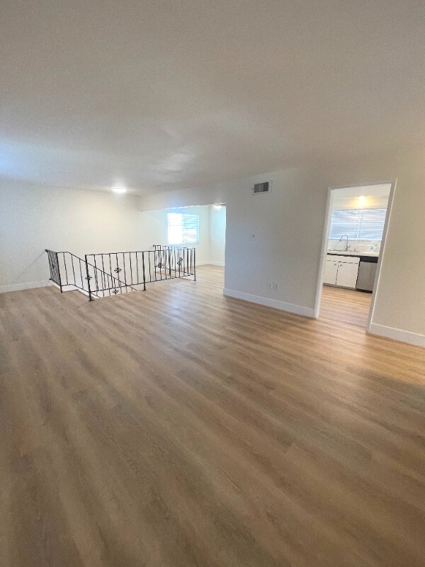 Foto del edificio - 563 S Fashion Park St