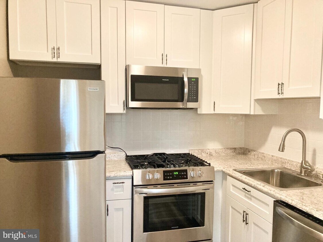 214 Meadowview Ln, Mont Clare, PA 19453 Townhouse for Rent in Mont