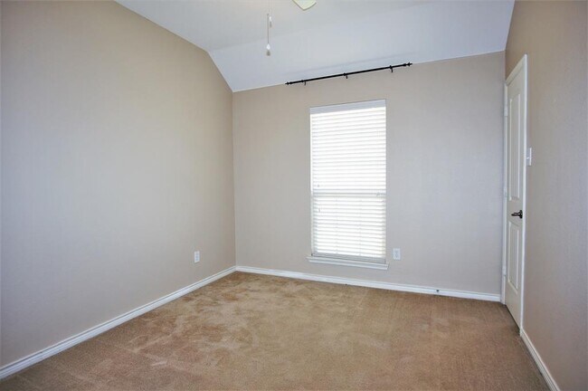 Foto del edificio - 5804 Chuck Wagon Ln