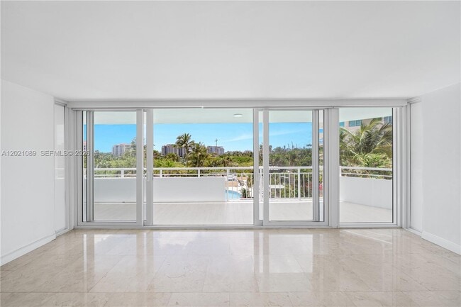 Foto del edificio - 400 South Pointe Dr