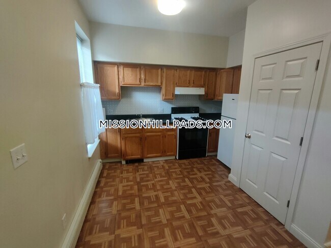 Foto del edificio - 37 Blue Hill Ave