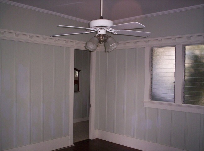 Building Photo - Make this your next home