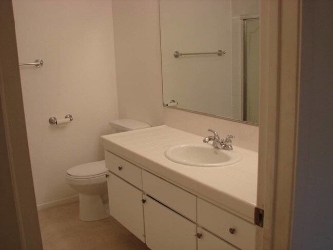 Building Photo - 23653 Park Capri