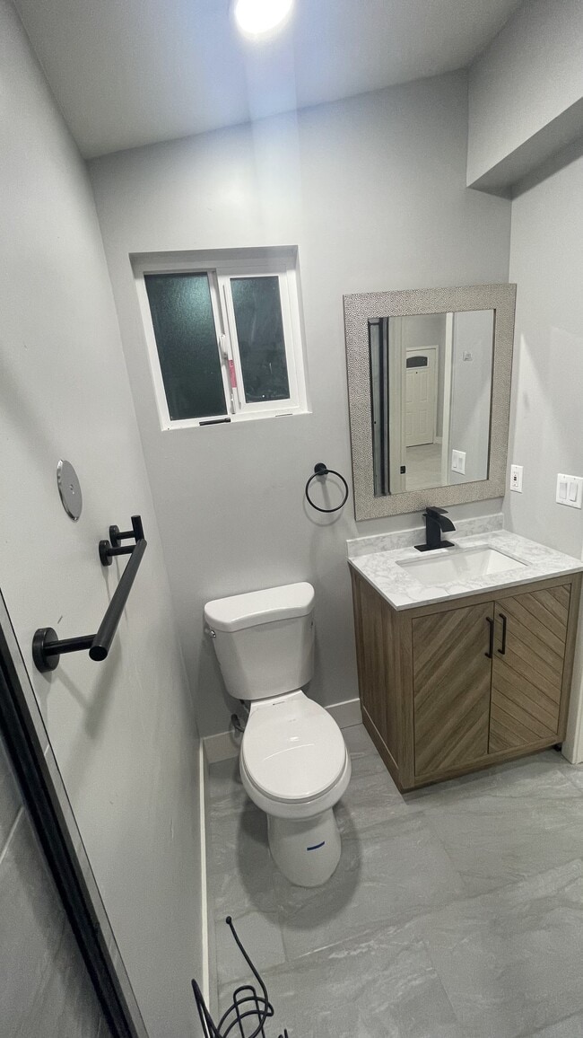 Building Photo - 1317 Marline Ave