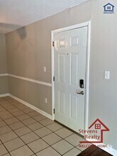 Building Photo - 915 S Seminole Dr
