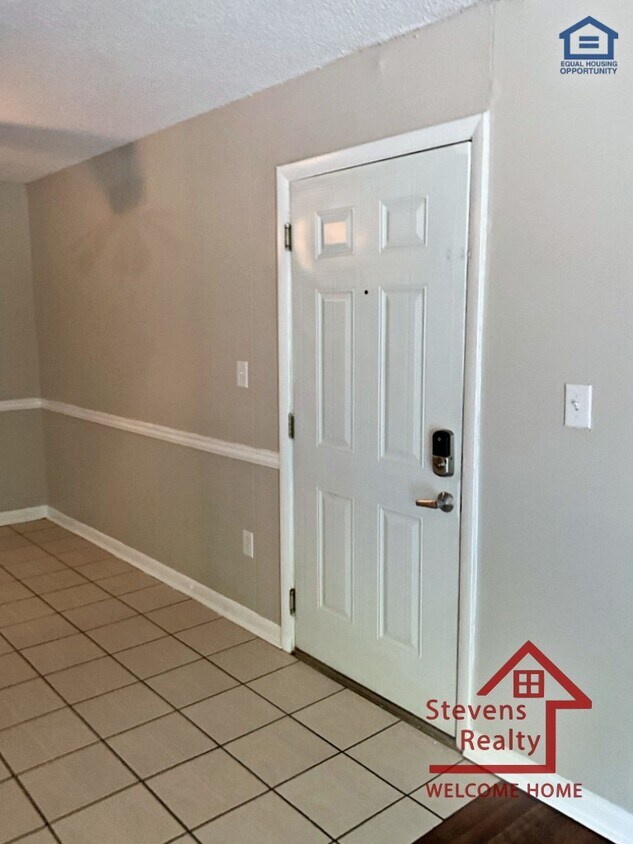 Foto principal - 915 S Seminole Dr