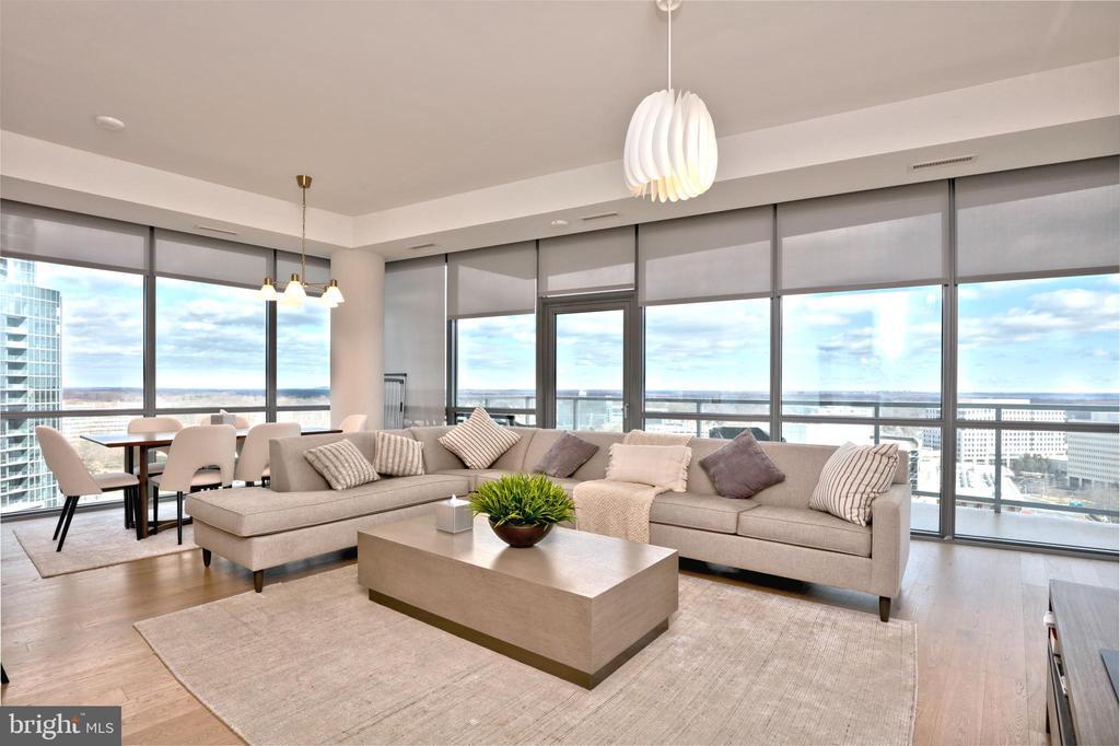 Foto principal - 7887 Jones Branch Dr