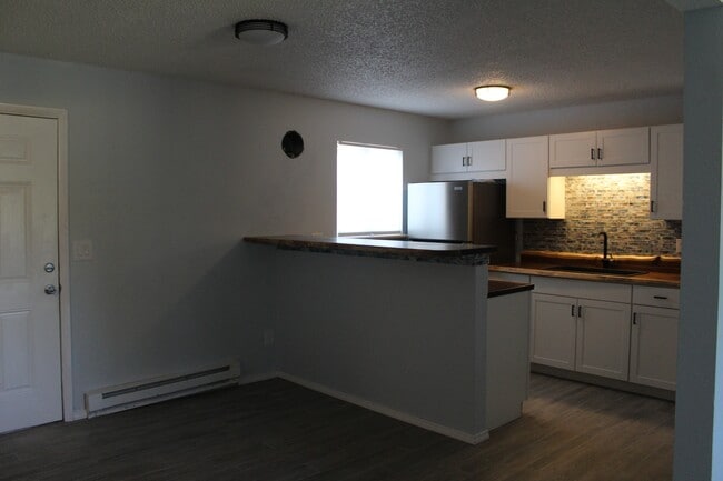 Foto del edificio - 1322 E 7th St