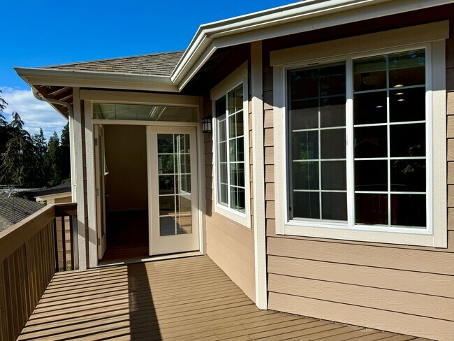 Building Photo - Poulsbo - Lemolo Shore View home 3 bedroom...
