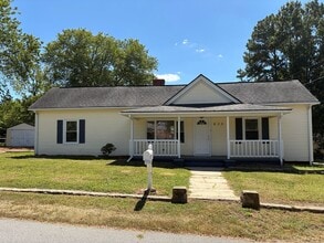 Building Photo - 630 Morehead St