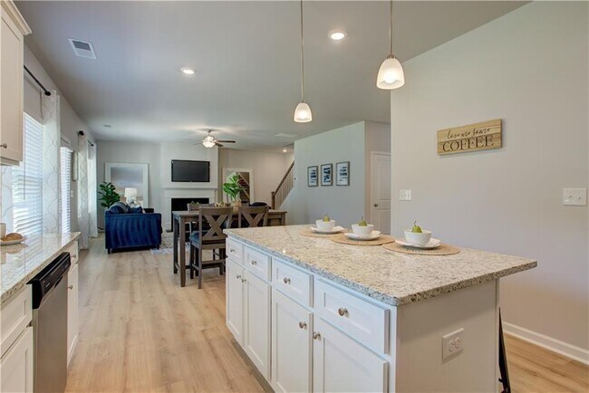 Foto del edificio - 2038 Mitchell Farm Rd