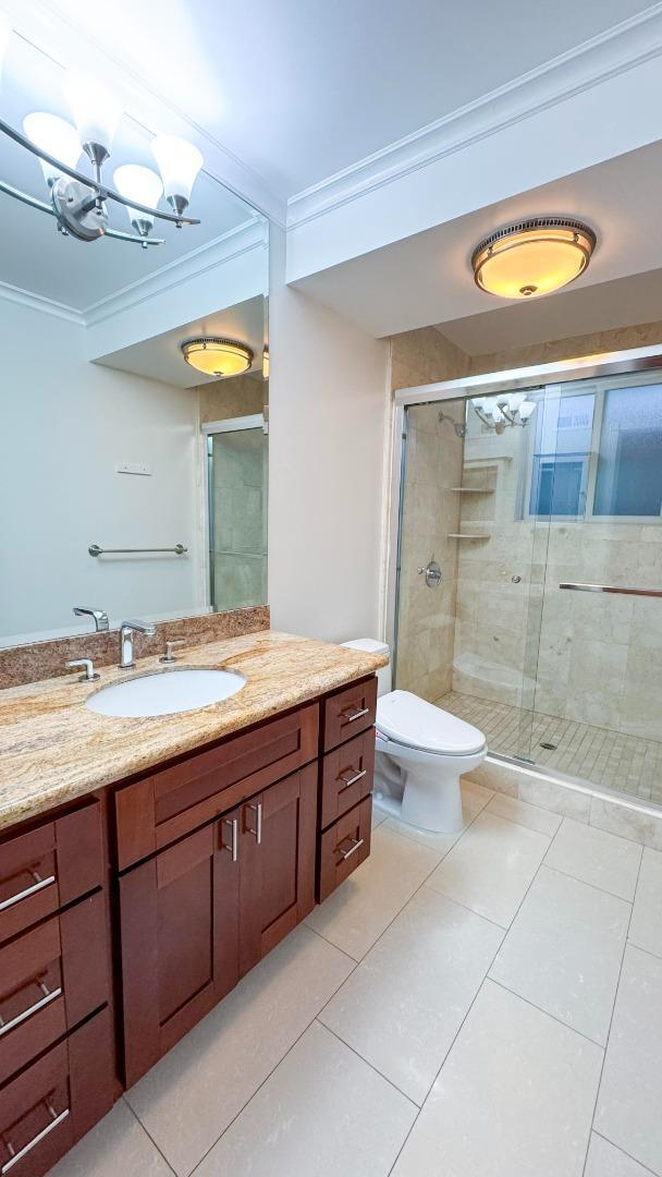 Foto del edificio - 827 Richardson Ct