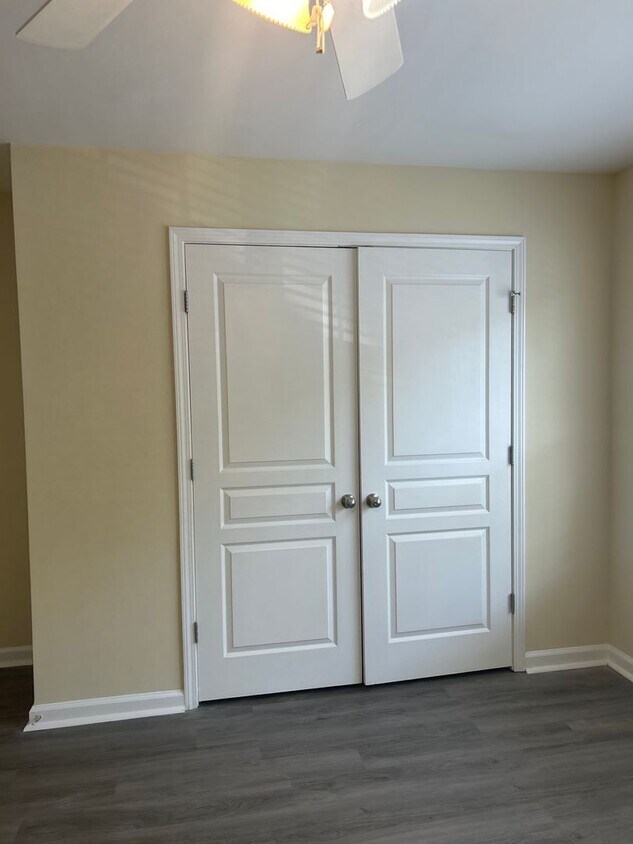 Building Photo - 04-106 Moore