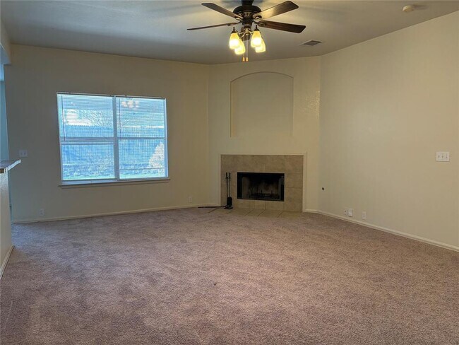 Foto del edificio - 125 Camelia Pkwy