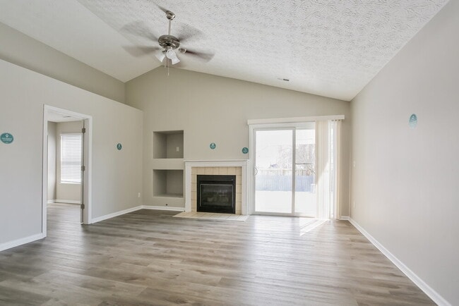 Building Photo - 5789 Lonerise Ln