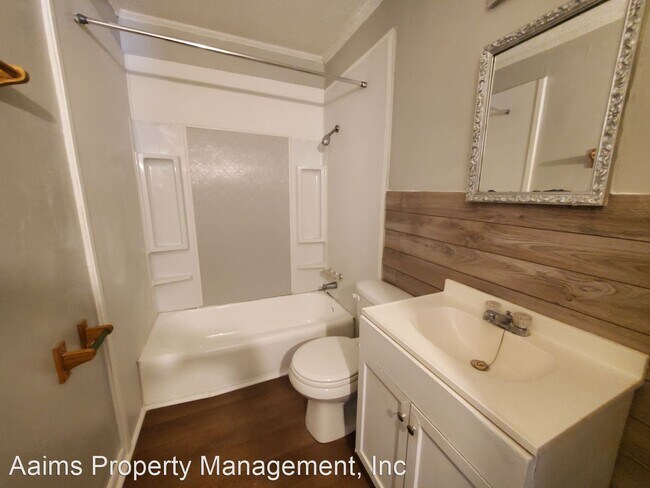 Building Photo - 2 br, 1 bath House - 211 South 5th Street