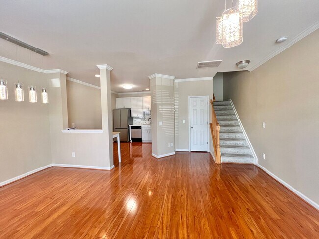 Foto del edificio - Charming 3BD, 2.5BA Raleigh Townhome with ...