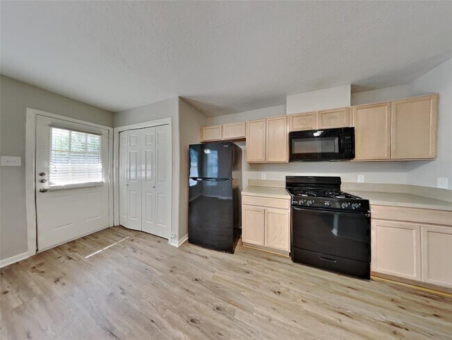 Building Photo - 6327 Lucinda Meadows Dr
