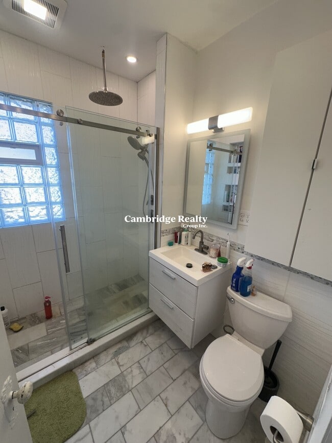 Foto del edificio - 221 Harvard St